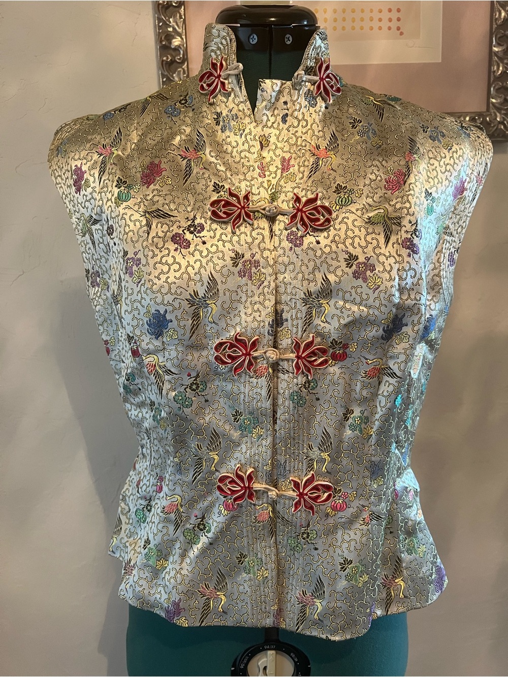 Vintage Silver Brocade Mandarin Collar Sleeveless Top with Red Frog Closures